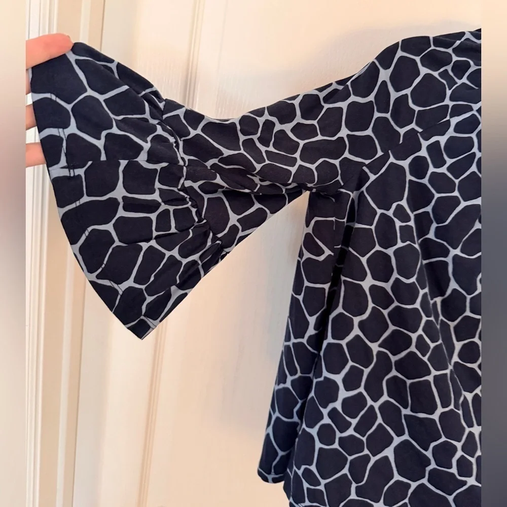 MICHAEL KORS M Navy Pale Blue Giraffe Print 3/4 Sleeve Top